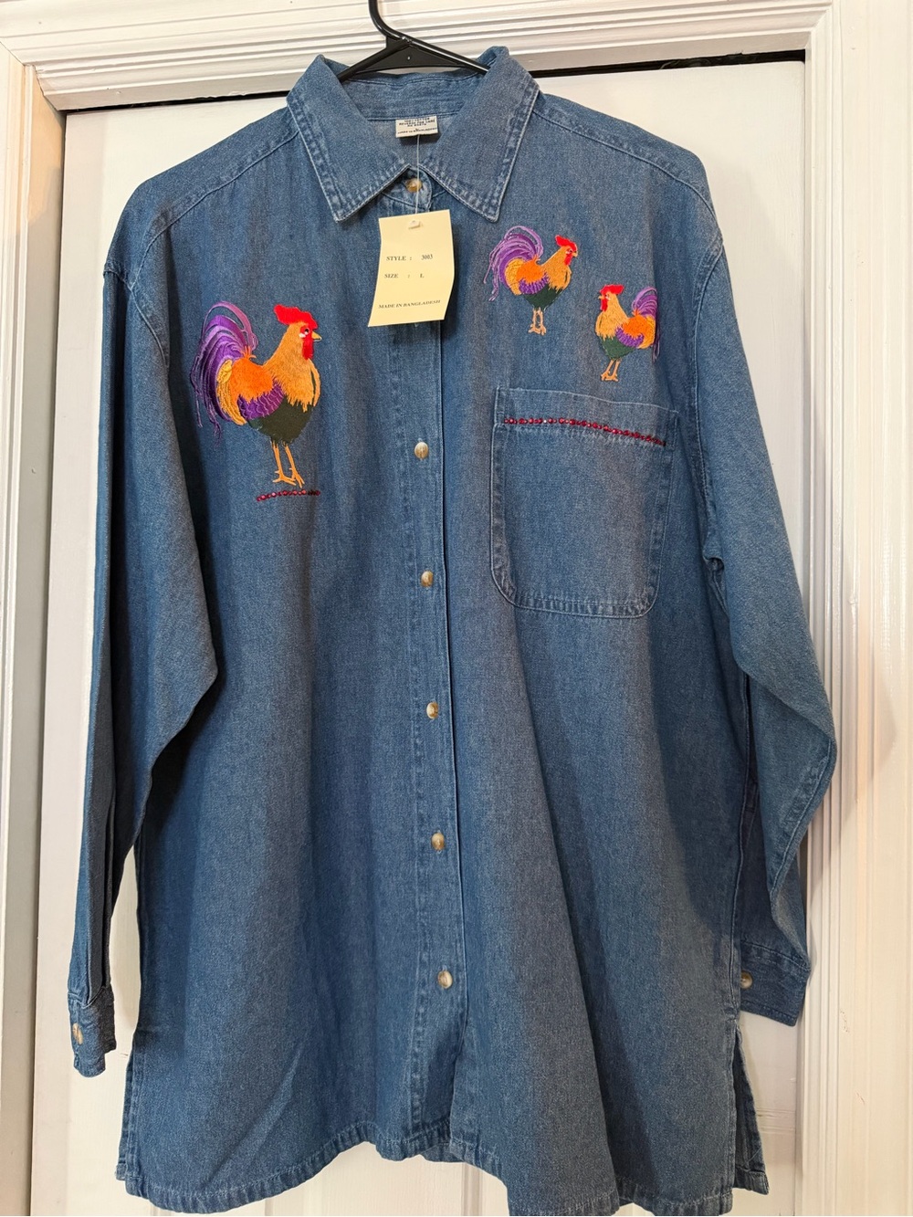 Vintage Denim Button-Up Shirt with Colorful Rooster Embroidery, size L NWT